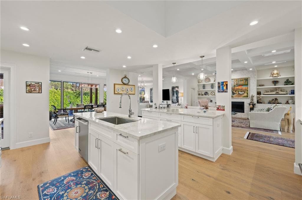 1180 Oleander Dr, Naples, FL 34102-20