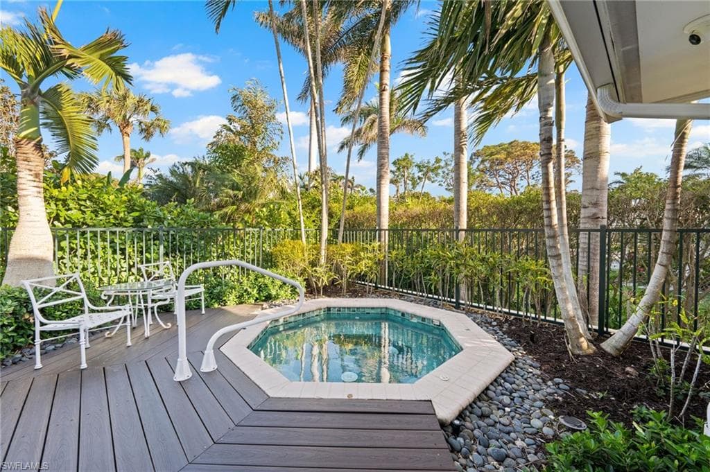 1180 Oleander Dr, Naples, FL 34102-34