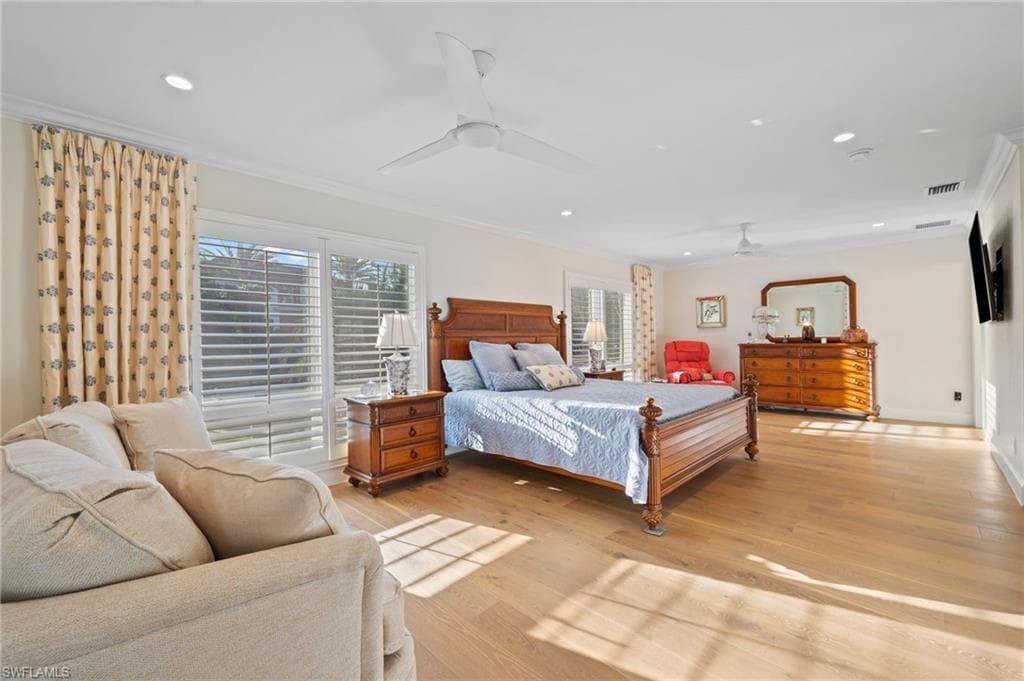 1180 Oleander Dr, Naples, FL 34102-37