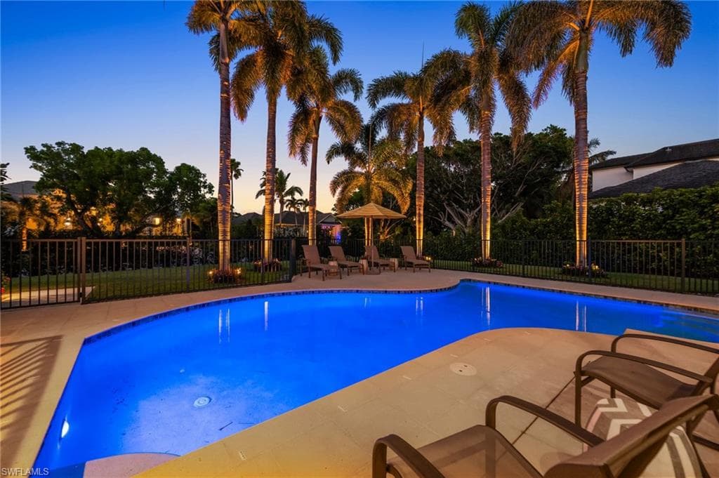 1180 Oleander Dr, Naples, FL 34102-47