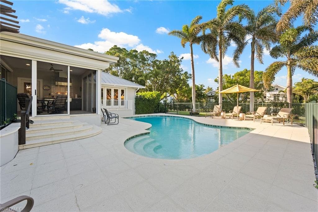 1180 Oleander Dr, Naples, FL 34102-7