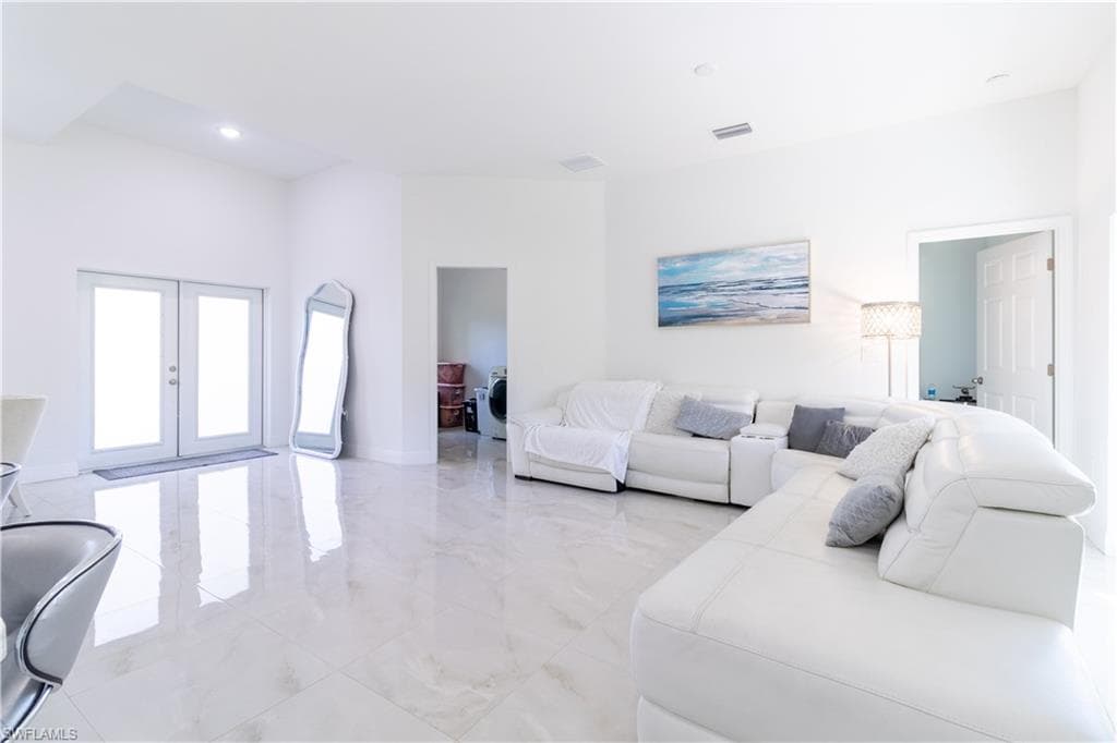 3302 Desoto Blvd S, Naples, FL 34117-9
