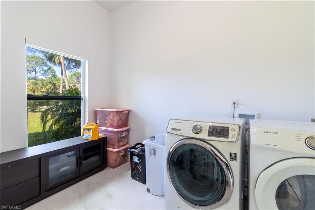 3302 Desoto Blvd S, Naples, FL 34117-16