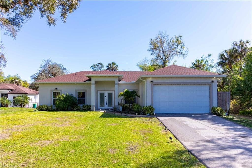 3302 Desoto Blvd S, Naples, FL 34117-1