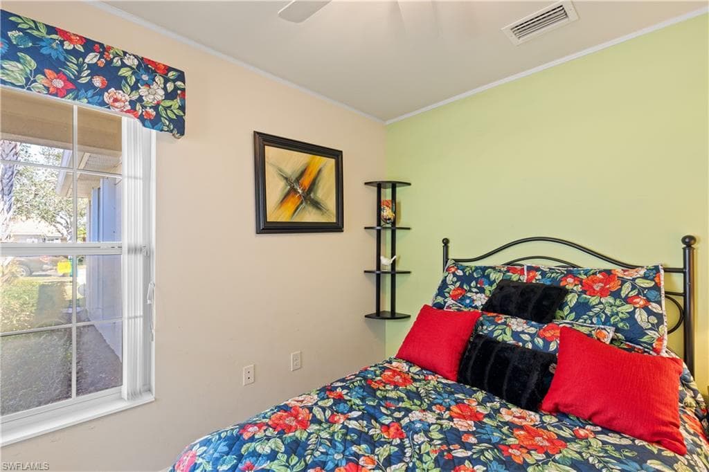 8752 Querce Ct, Naples, FL 34114-28