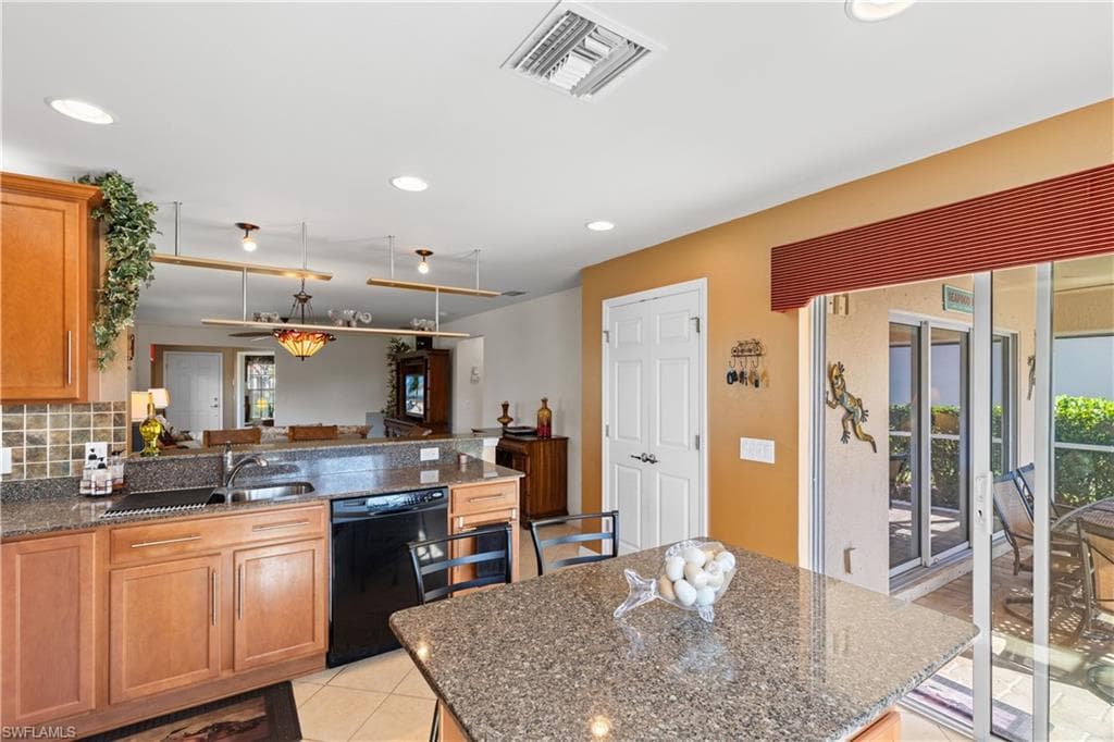 8752 Querce Ct, Naples, FL 34114-5