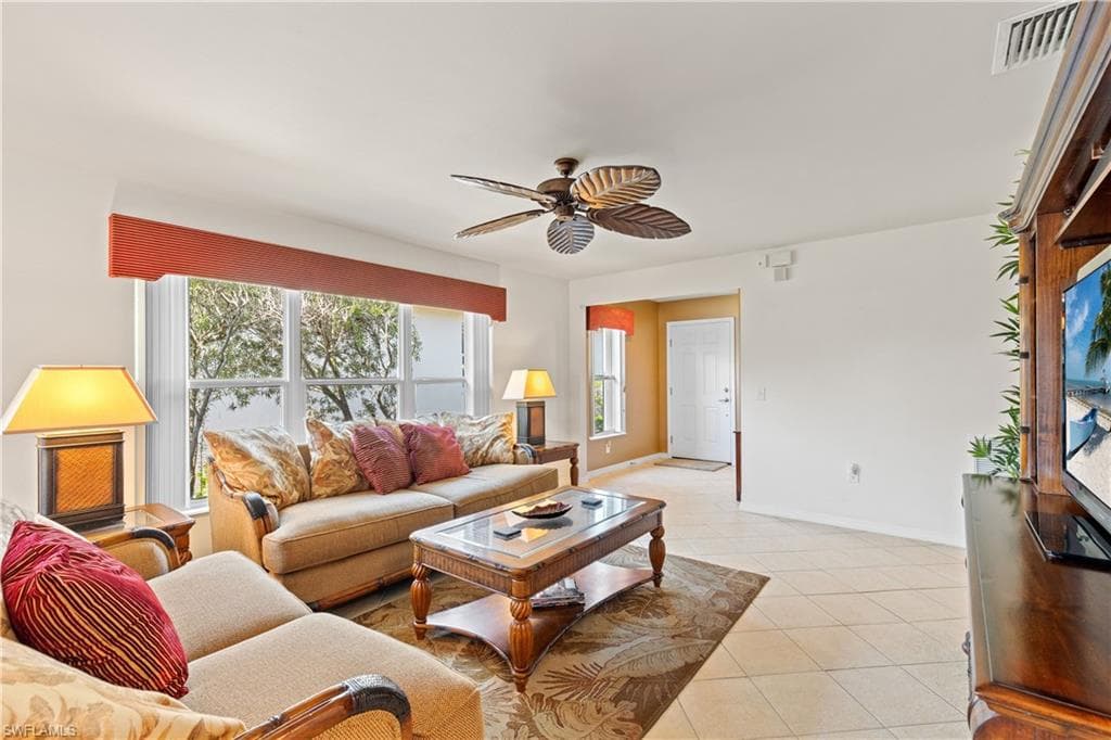 8752 Querce Ct, Naples, FL 34114-6