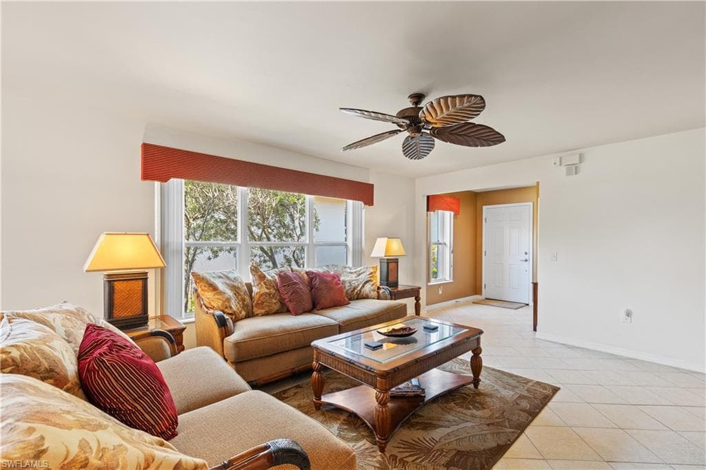 8752 Querce Ct, Naples, FL 34114-7