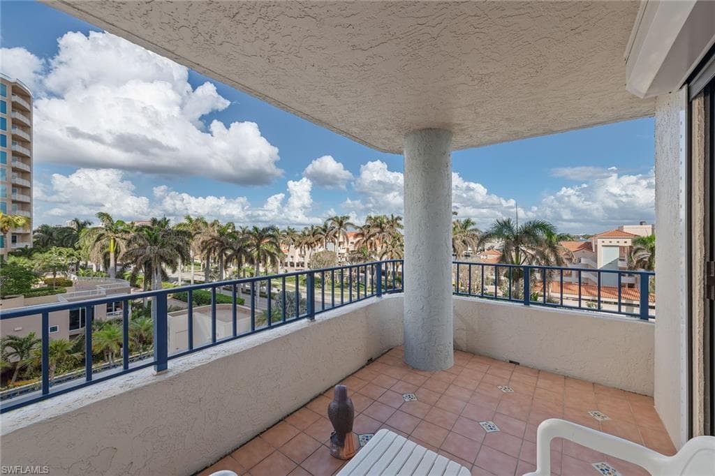 4451 Gulf Shore Blvd N 505, Naples, FL 34103-2