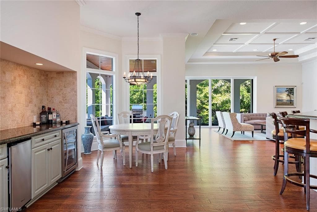155 20th Ave S, Naples, FL 34102-10
