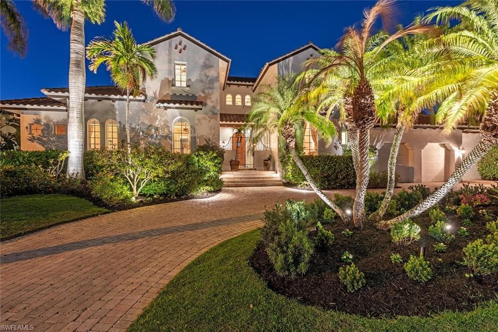 155 20th Ave S, Naples, FL 34102-2