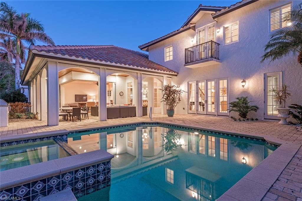 155 20th Ave S, Naples, FL 34102-3