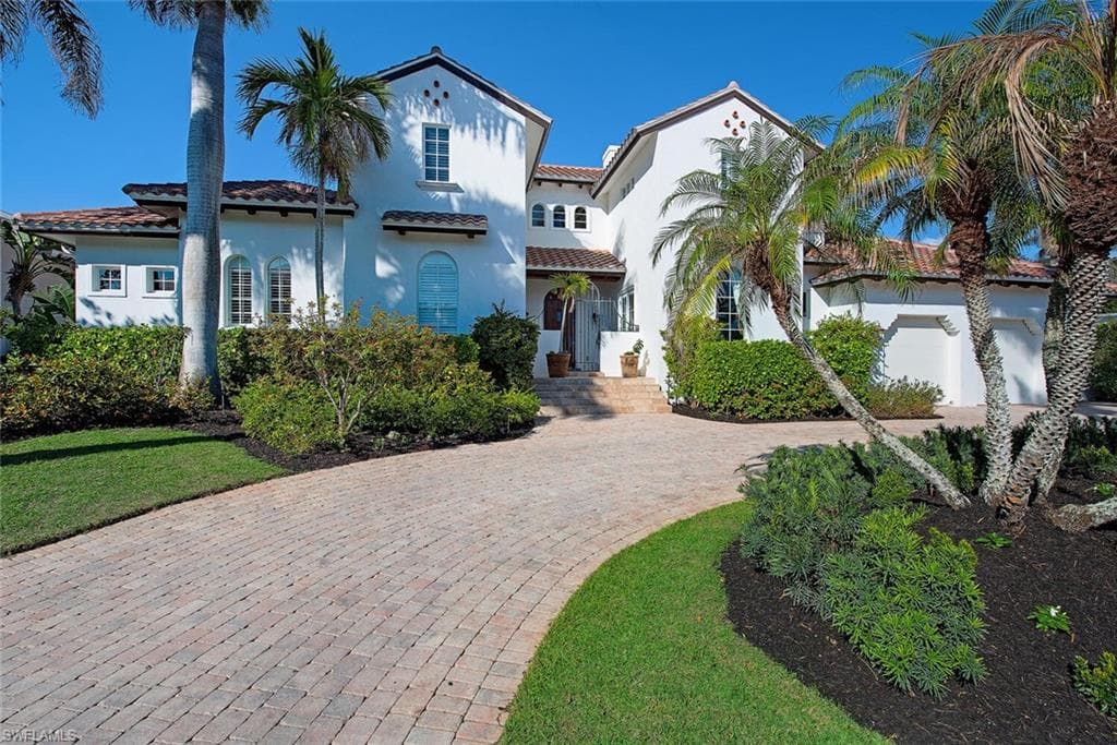 155 20th Ave S, Naples, FL 34102-4