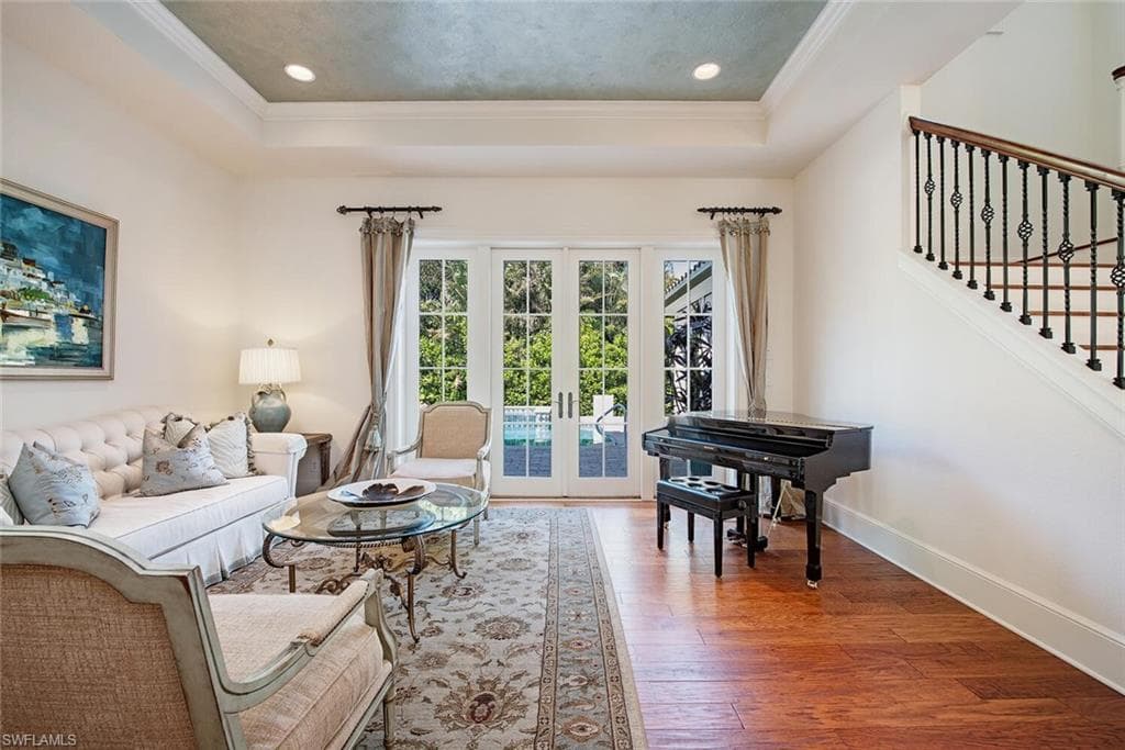 155 20th Ave S, Naples, FL 34102-4