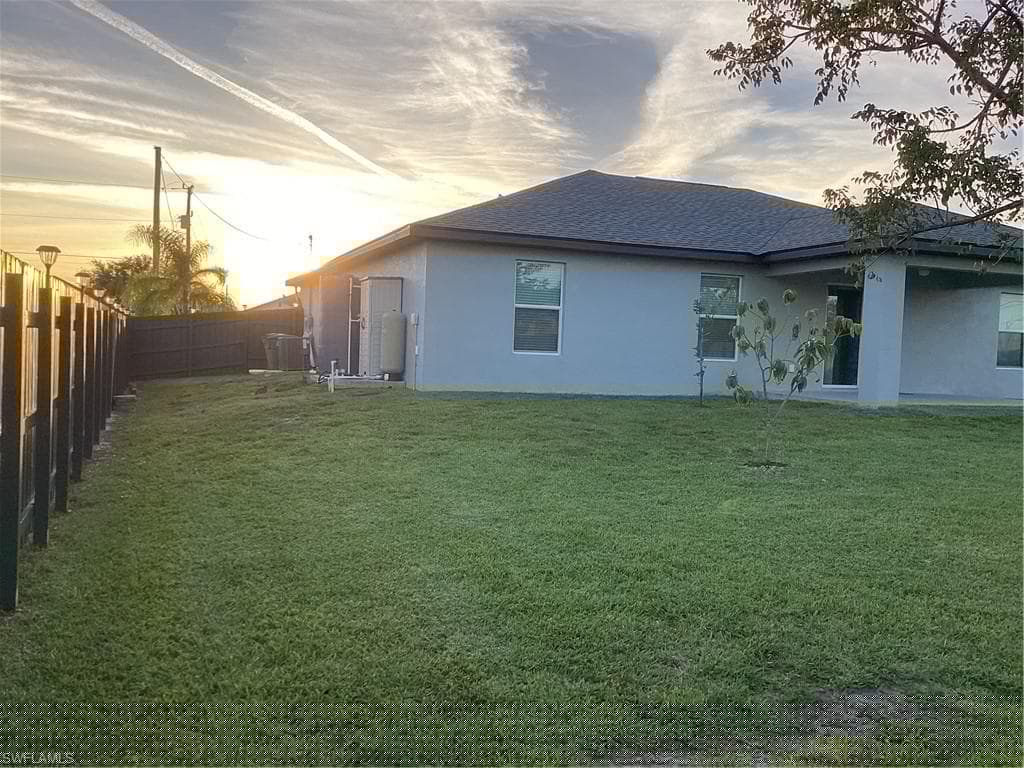 309 22nd Pl, Cape Coral, FL 33993-5