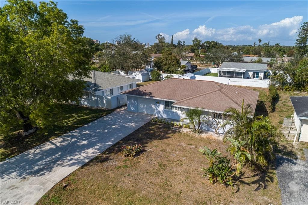 1125 Hilltop Dr, Naples, FL 34103-21