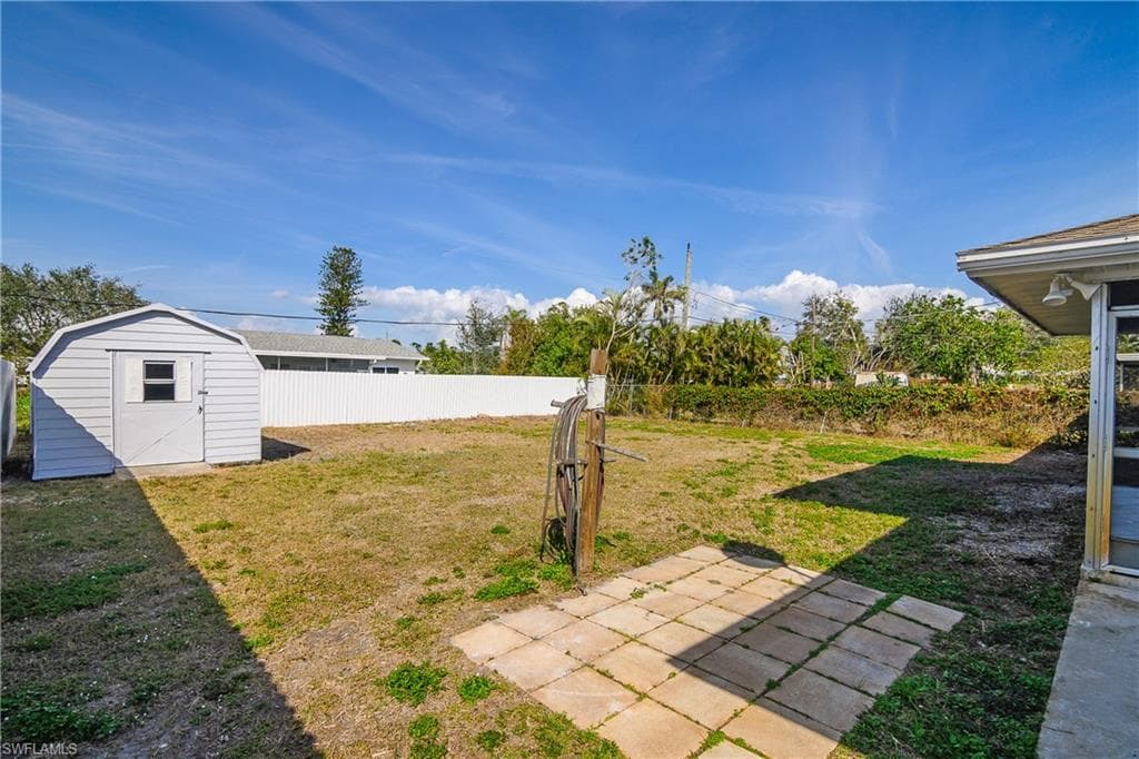 1125 Hilltop Dr, Naples, FL 34103-22