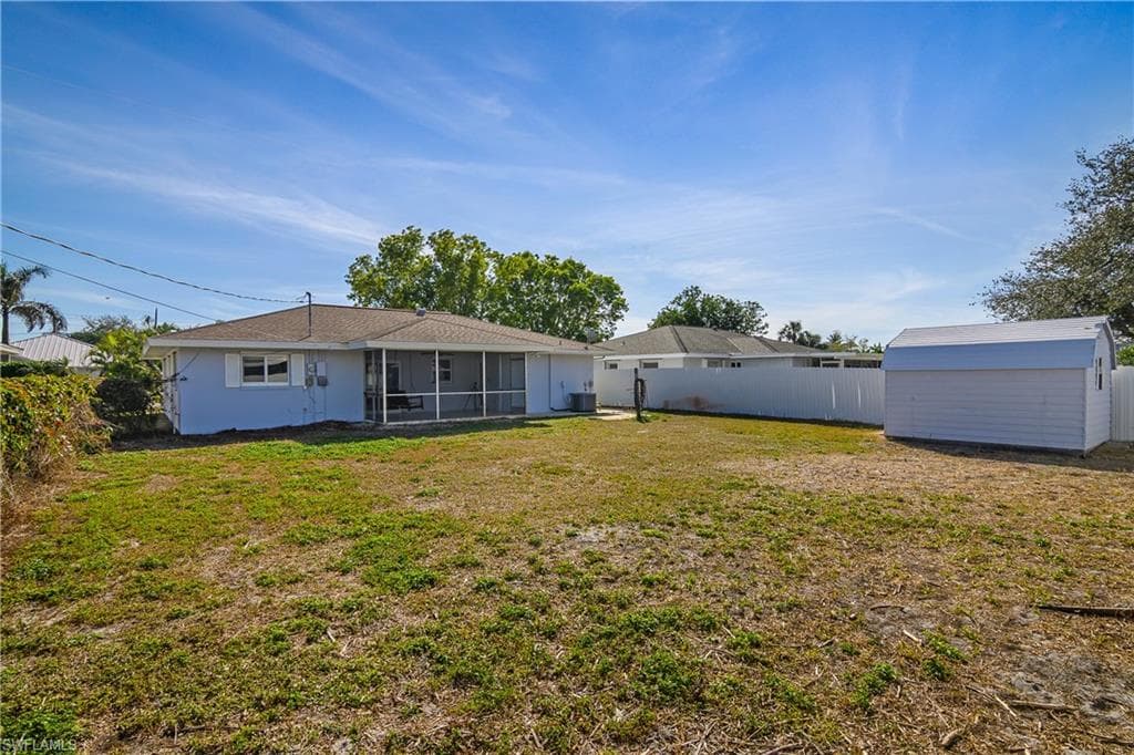 1125 Hilltop Dr, Naples, FL 34103-23