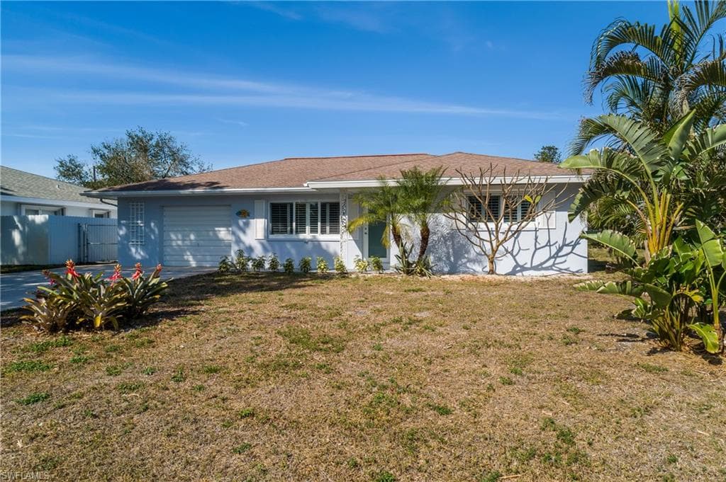 1125 Hilltop Dr, Naples, FL 34103-4