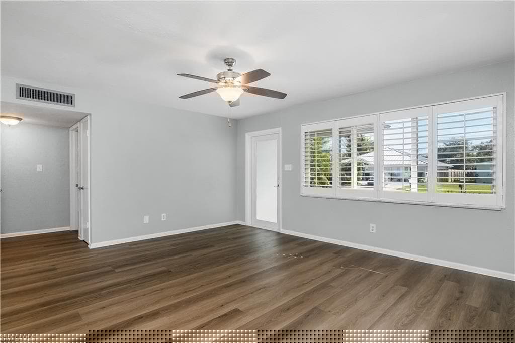 1125 Hilltop Dr, Naples, FL 34103-5