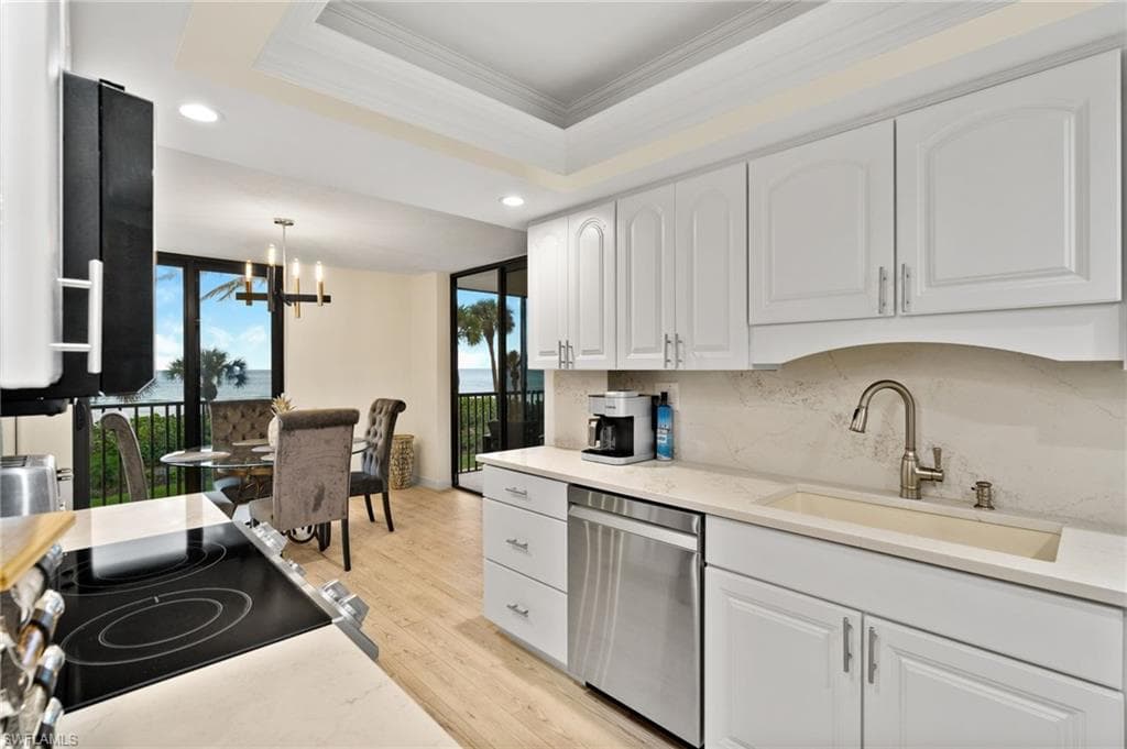10475 Gulf Shore Dr 112, Naples, FL 34108-9