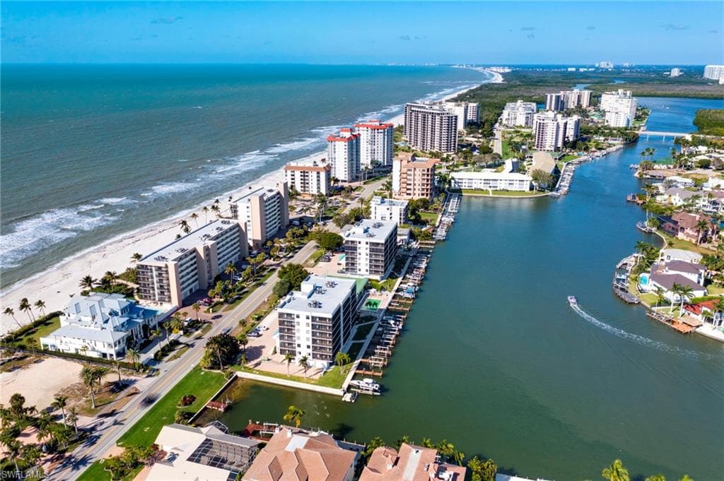 10475 Gulf Shore Dr 112, Naples, FL 34108-28