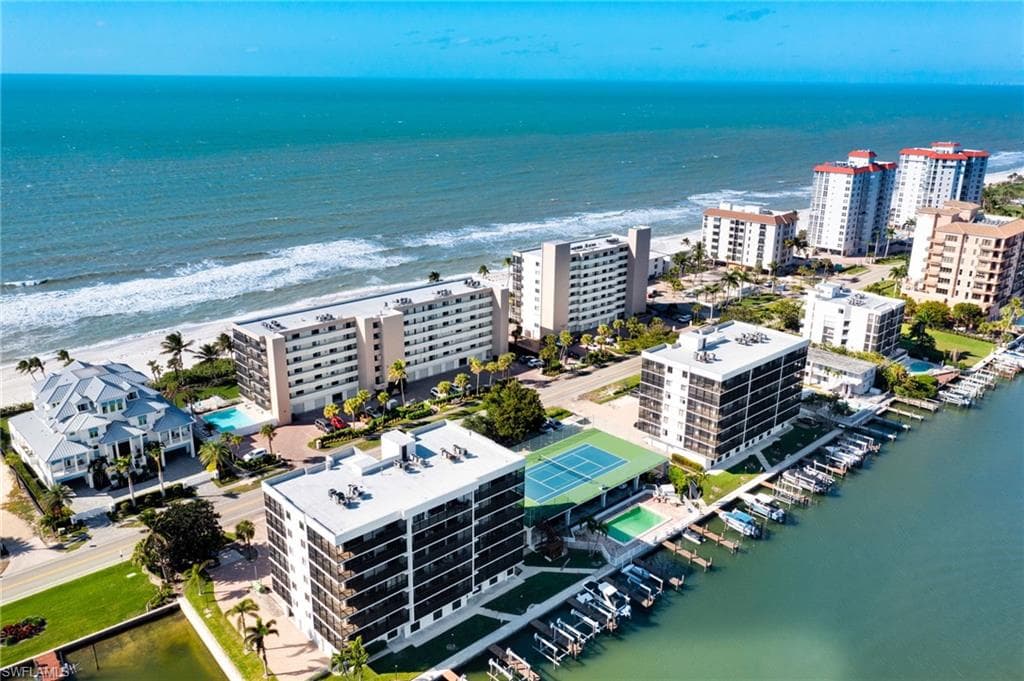 10475 Gulf Shore Dr 112, Naples, FL 34108-29