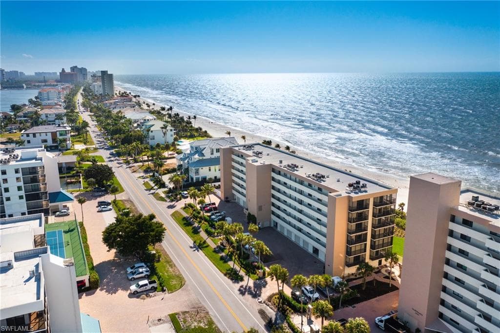 10475 Gulf Shore Dr 112, Naples, FL 34108-30
