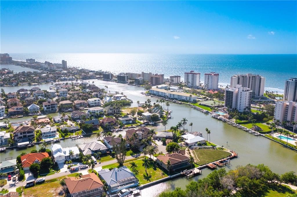 10475 Gulf Shore Dr 112, Naples, FL 34108-31
