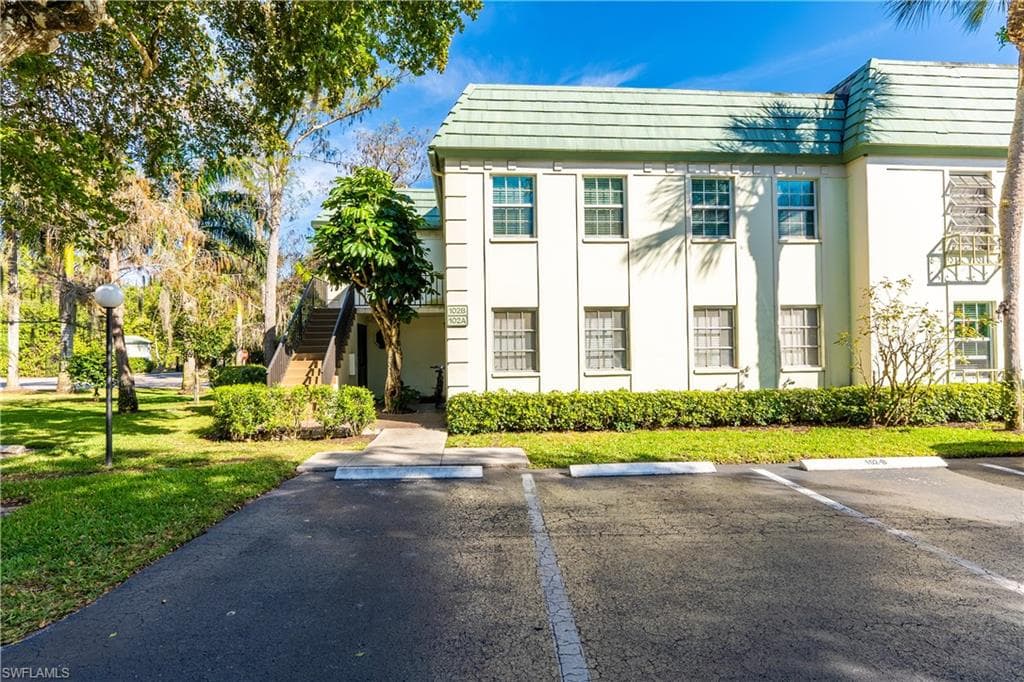 102 Bob O Link Way 2b, Naples, FL 34105-20