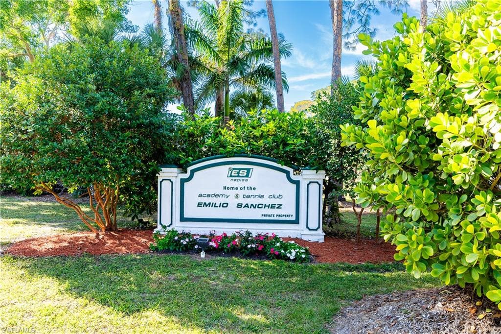 102 Bob O Link Way 2b, Naples, FL 34105-22