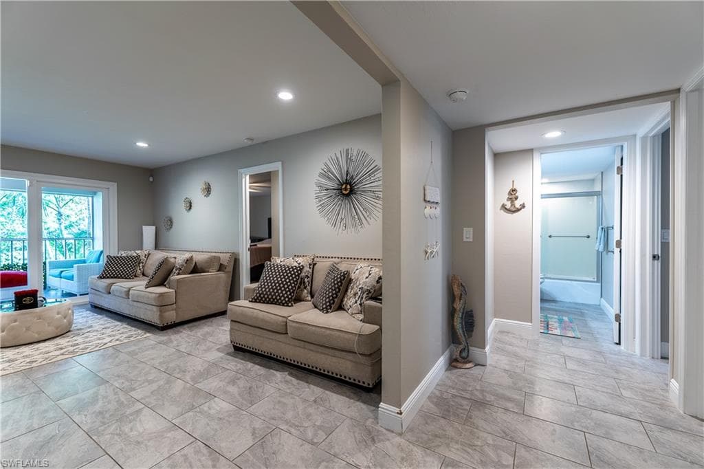 102 Bob O Link Way 2b, Naples, FL 34105-5