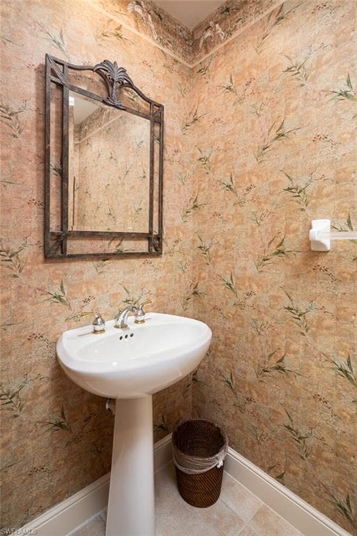 720 Waterford Dr 303, Naples, FL 34113-20