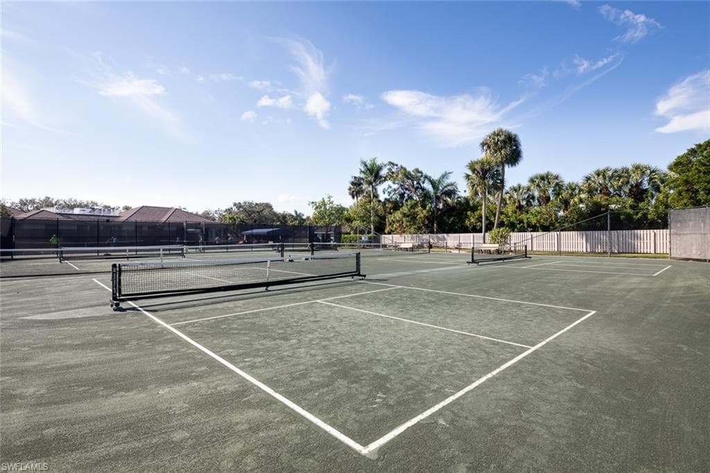 720 Waterford Dr 303, Naples, FL 34113-22