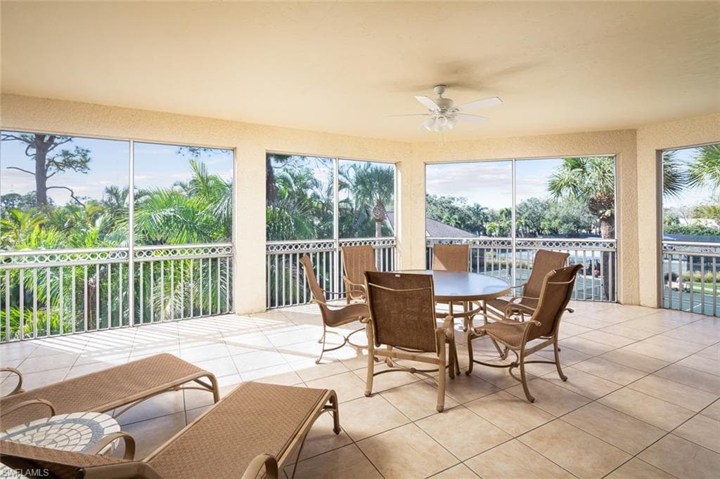 720 Waterford Dr 303, Naples, FL 34113-7