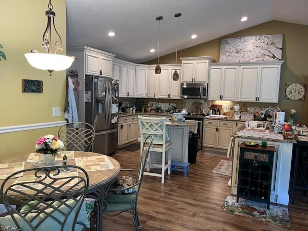 6974 Brandywine Cir, Fort Myers, FL 33919-10