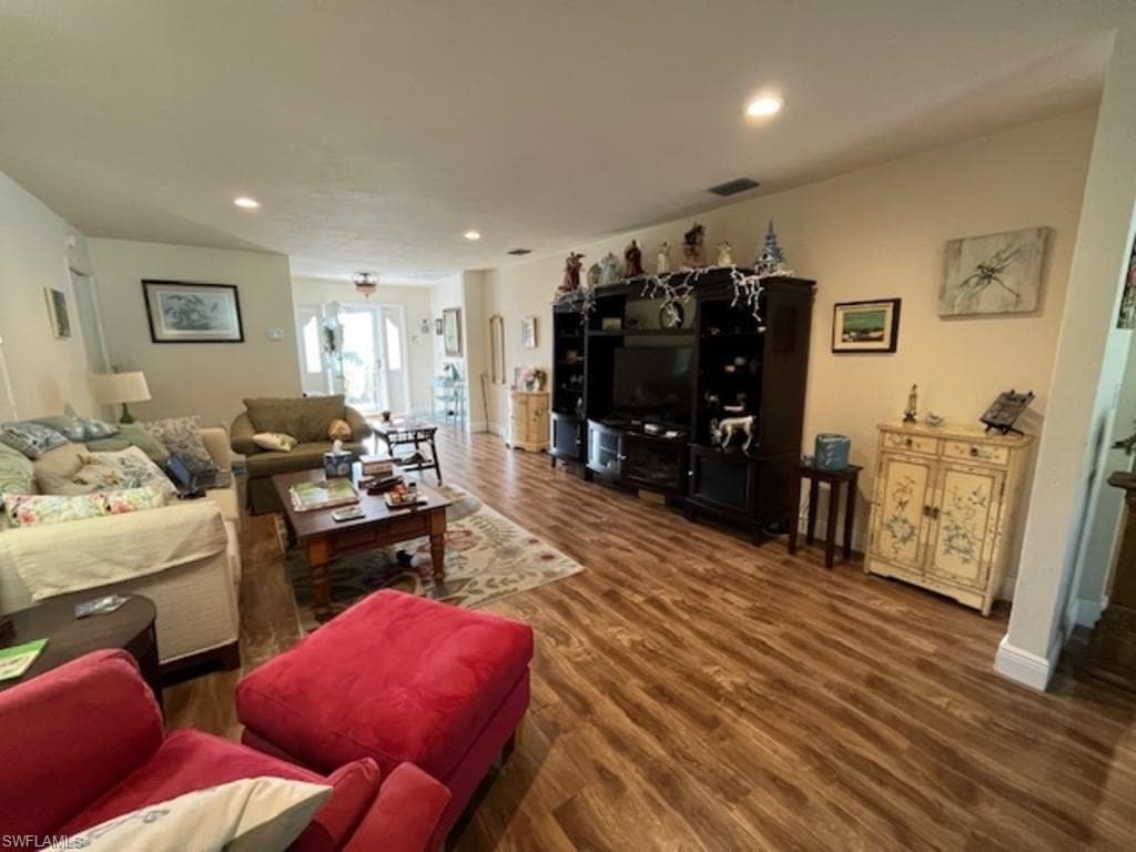 6974 Brandywine Cir, Fort Myers, FL 33919-5