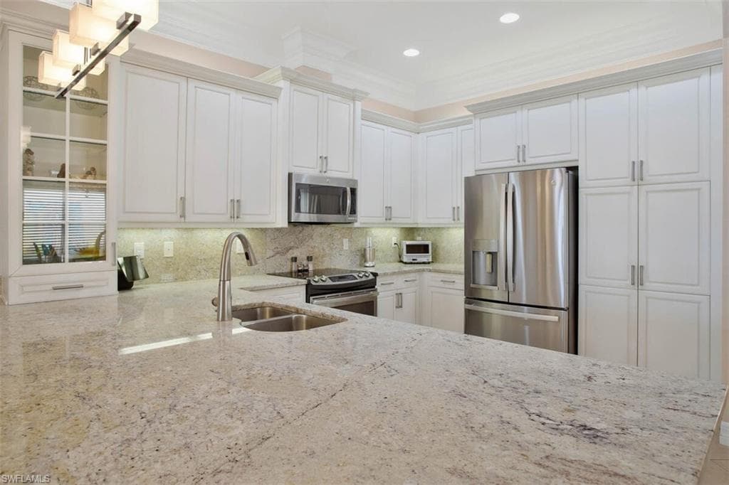 13517 Mandarin Cir, Naples, FL 34109-8
