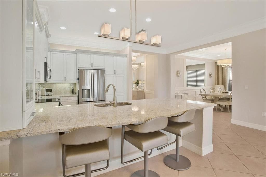 13517 Mandarin Cir, Naples, FL 34109-9
