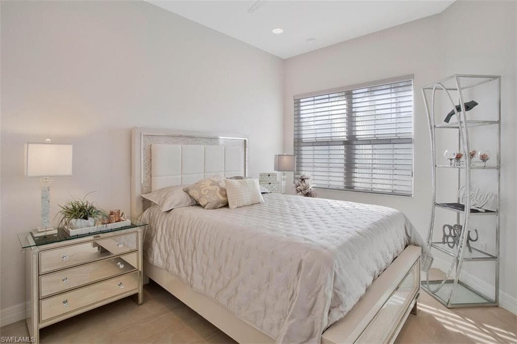 13517 Mandarin Cir, Naples, FL 34109-15