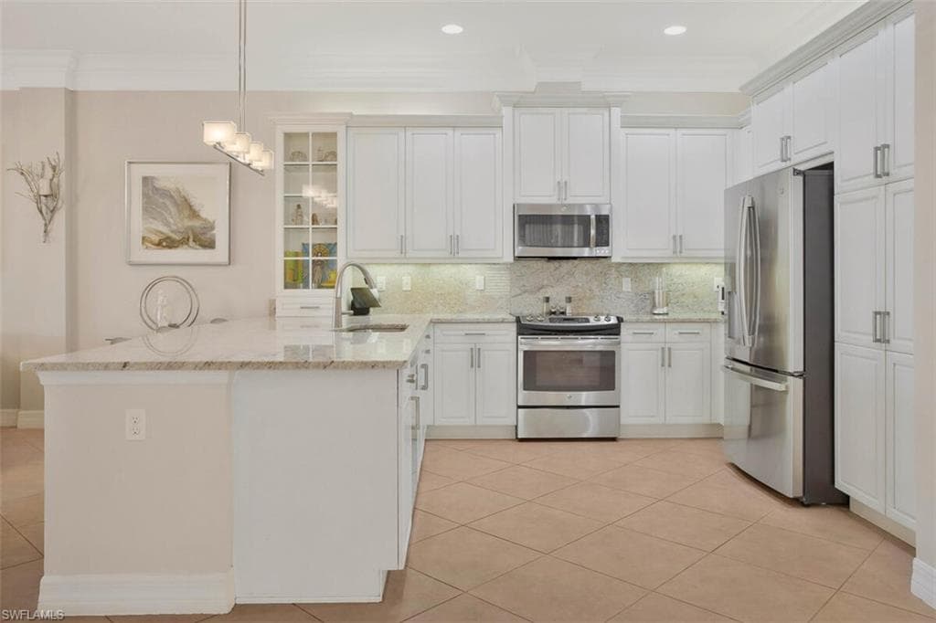 13517 Mandarin Cir, Naples, FL 34109-5