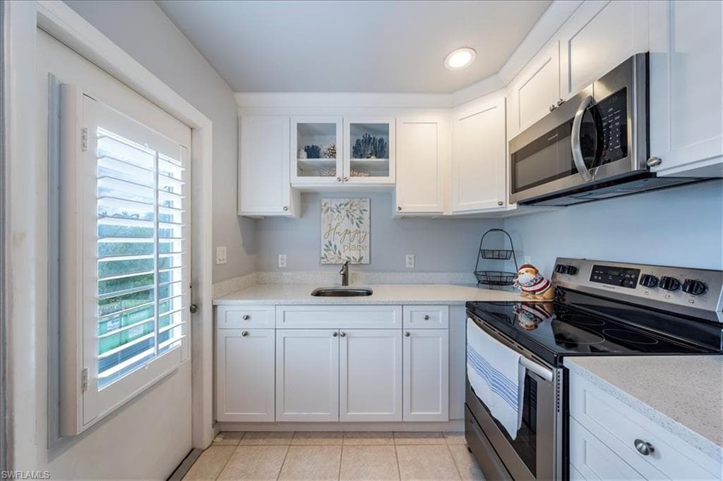 209 8th Ave S 209b, Naples, FL 34102-4