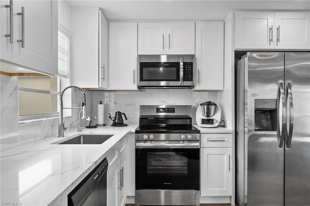 1549 Sandpiper St 75, Naples, FL 34102-4
