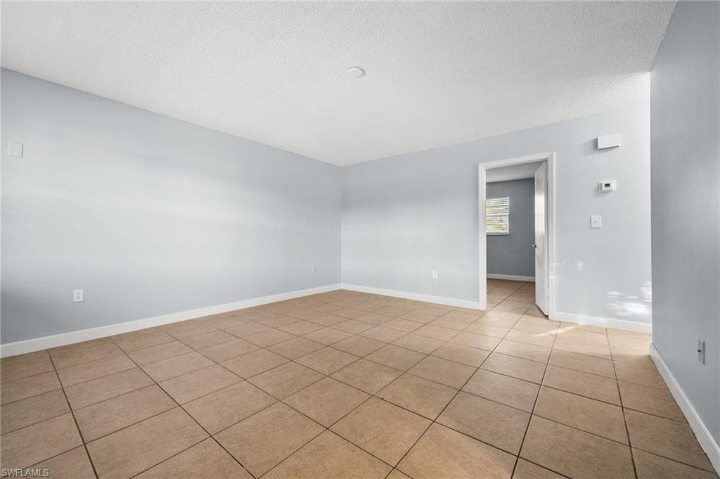 3325 Airport Rd N J8, Naples, FL 34105-10