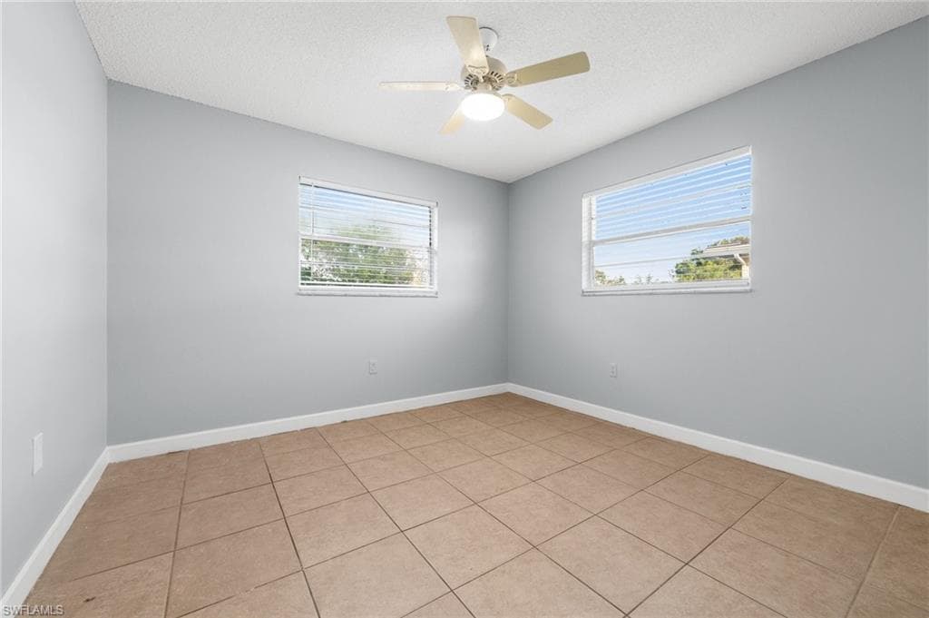 3325 Airport Rd N J8, Naples, FL 34105-13