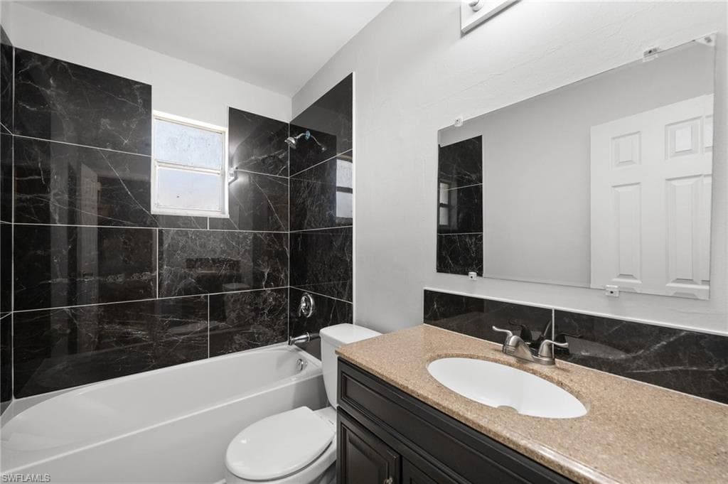 3325 Airport Rd N J8, Naples, FL 34105-15