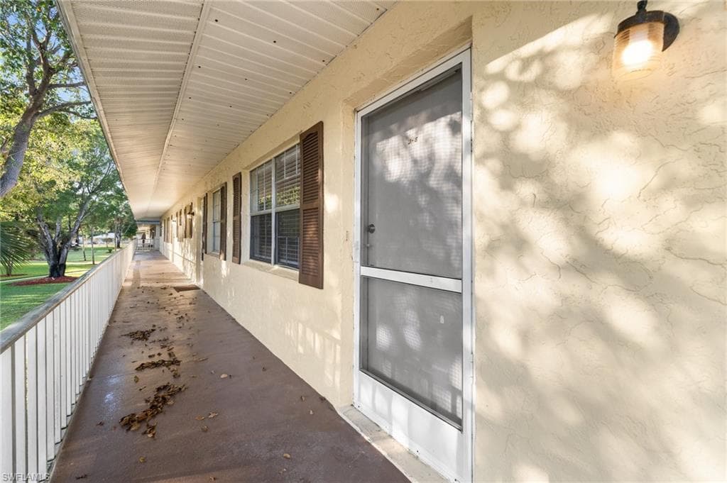 3325 Airport Rd N J8, Naples, FL 34105-16