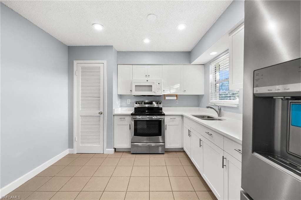 3325 Airport Rd N J8, Naples, FL 34105-7