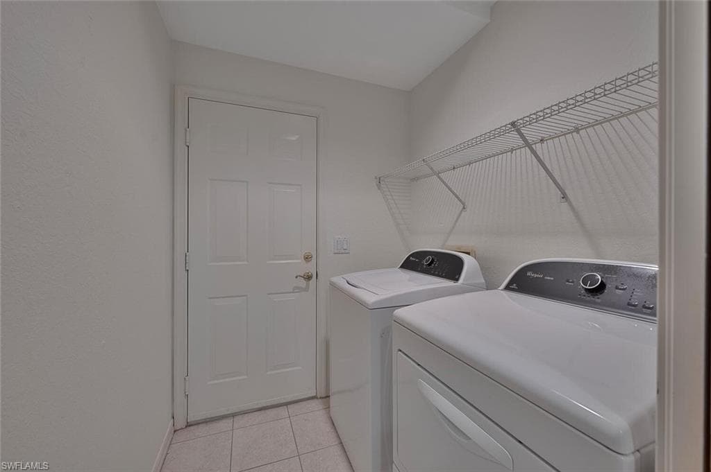 4690 Hawks Nest Way E102, Naples, FL 34114-17