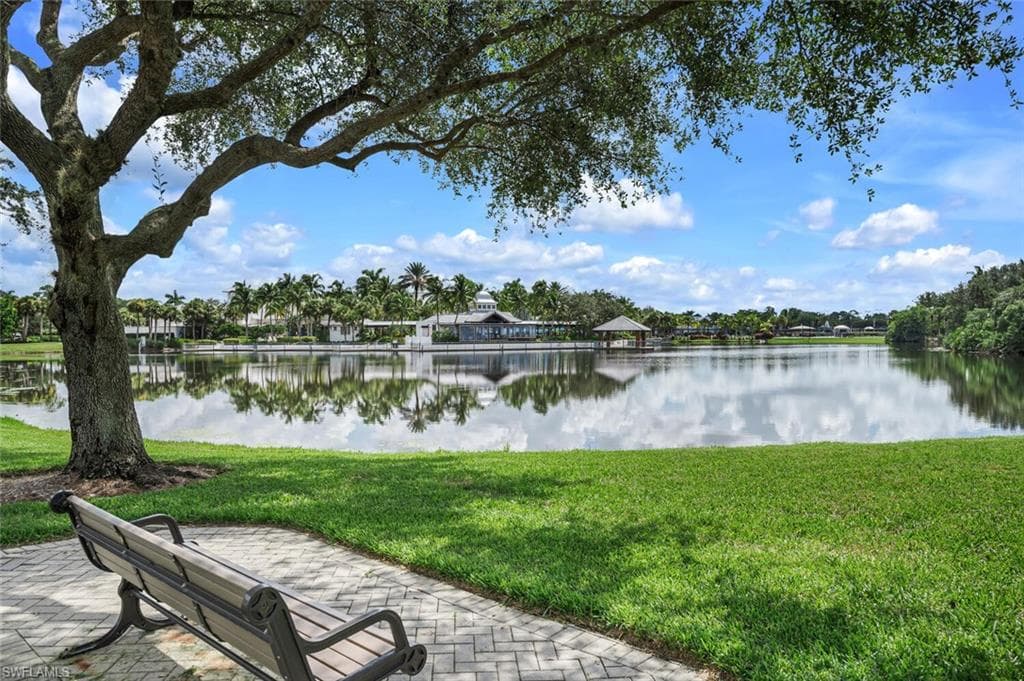4690 Hawks Nest Way E102, Naples, FL 34114-19